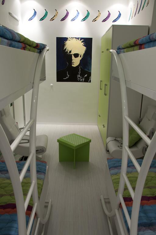 Pop Art Hostel Belgrado Habitación foto